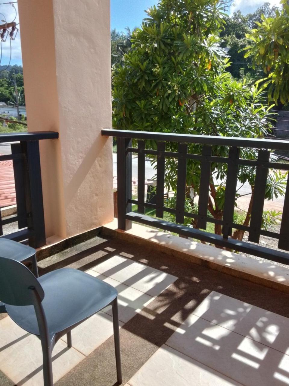 Lanta Garden Hill Resort & Apartments 란타섬 외부 사진