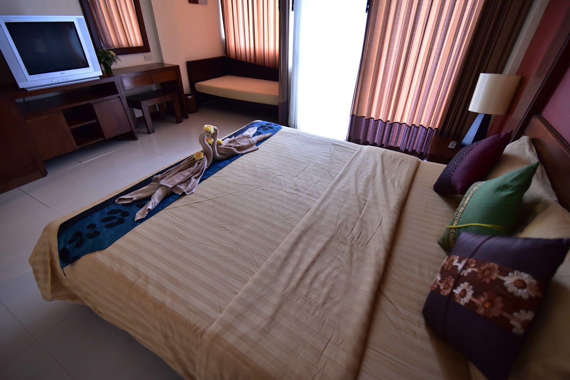 Lanta Garden Hill Resort & Apartments 란타섬 외부 사진