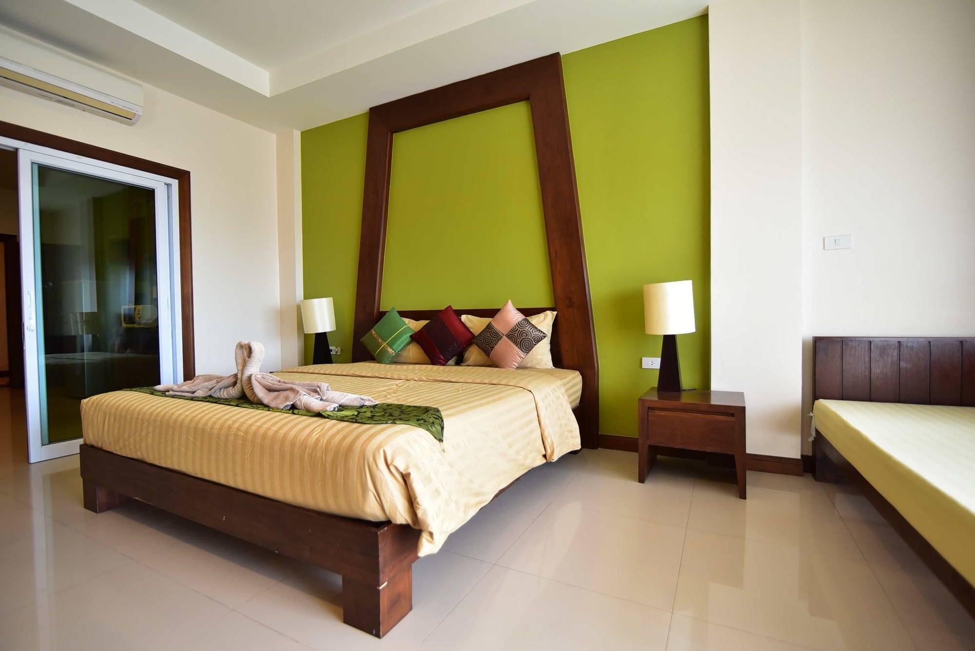 Lanta Garden Hill Resort & Apartments 란타섬 외부 사진